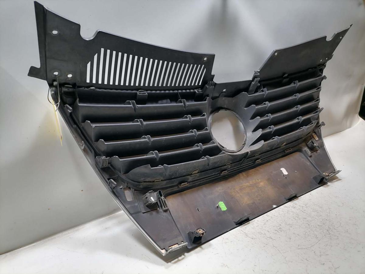 VW Passat 3C original K&uuml;hlergril f&uuml;r Fahrzeuge mit Parkhilfe PDC Bj.2009